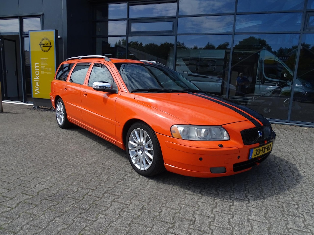 Volvo V70 - 2.4 D5 Edition Sport ZEER EXCLUSIEF Gewrapt - AutoWereld.nl