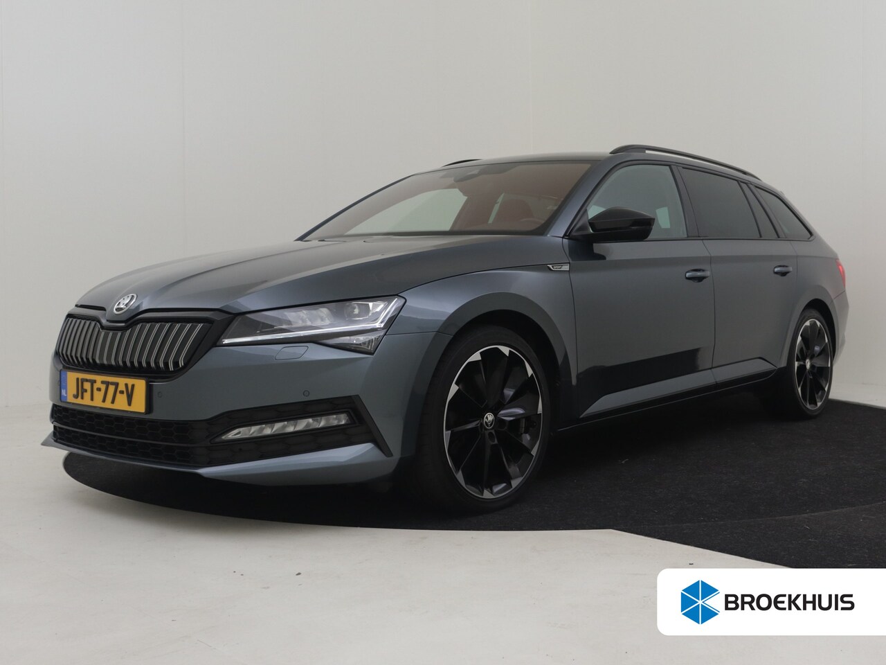 Skoda Superb Combi - 1.4 TSI iV Sportline Business 218pk DSG/AUTO | Canton audiosysteem | Elektrische stoelen m - AutoWereld.nl