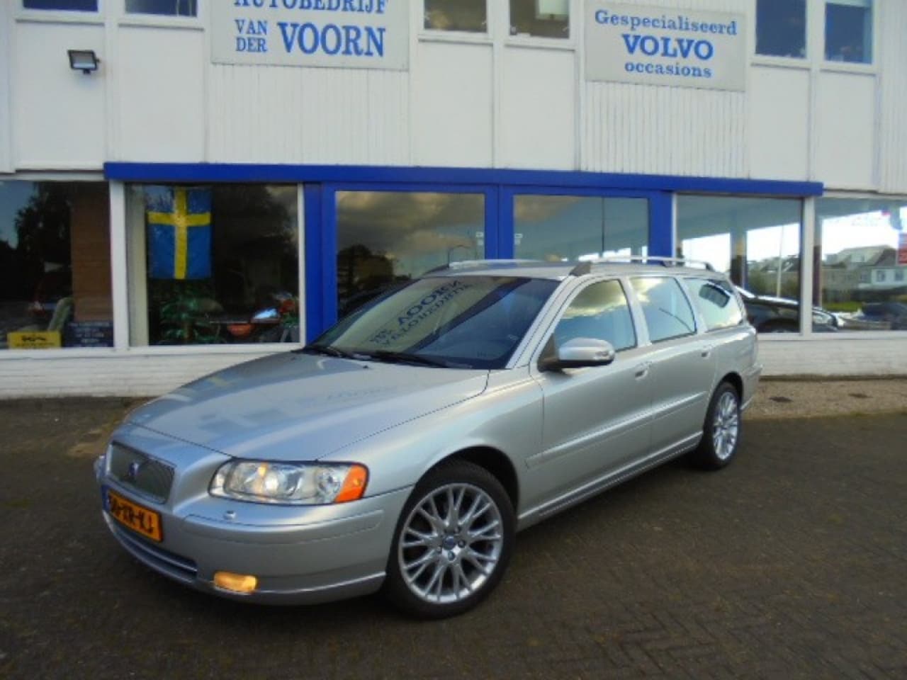 Volvo V70 - 2.4 Edition Sport 2.4 EDITION SPORT,170 PK, 1E EIG,AUT,LEDER,17 INCH TREKH,ORG NL! - AutoWereld.nl