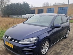 Volkswagen Golf - 7.5 1.0 TSI Highline Business R Line