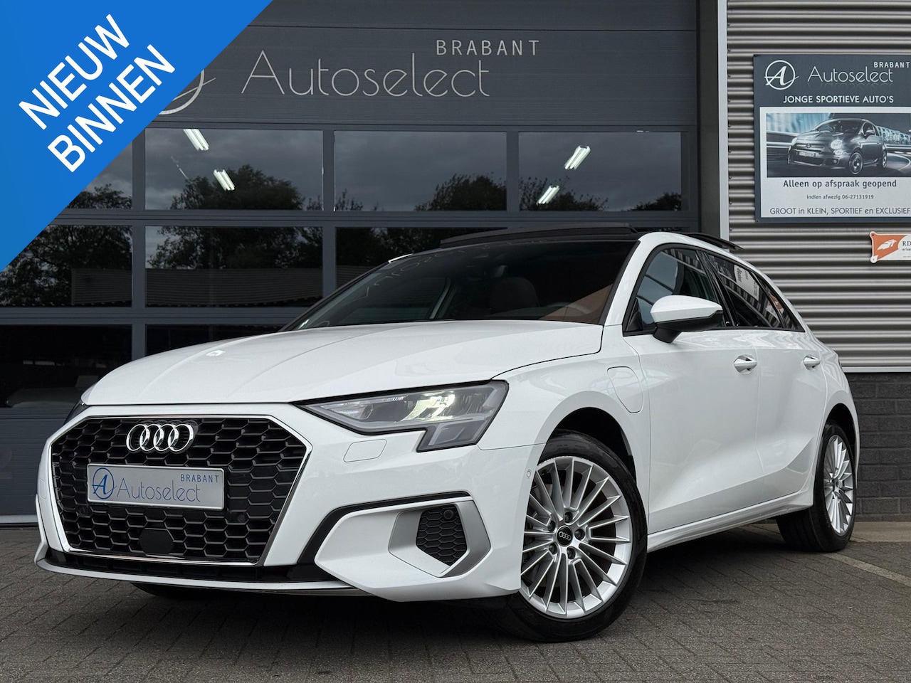 Audi A3 Sportback - 40 TFSI e Business Pano Cruise Navi - AutoWereld.nl
