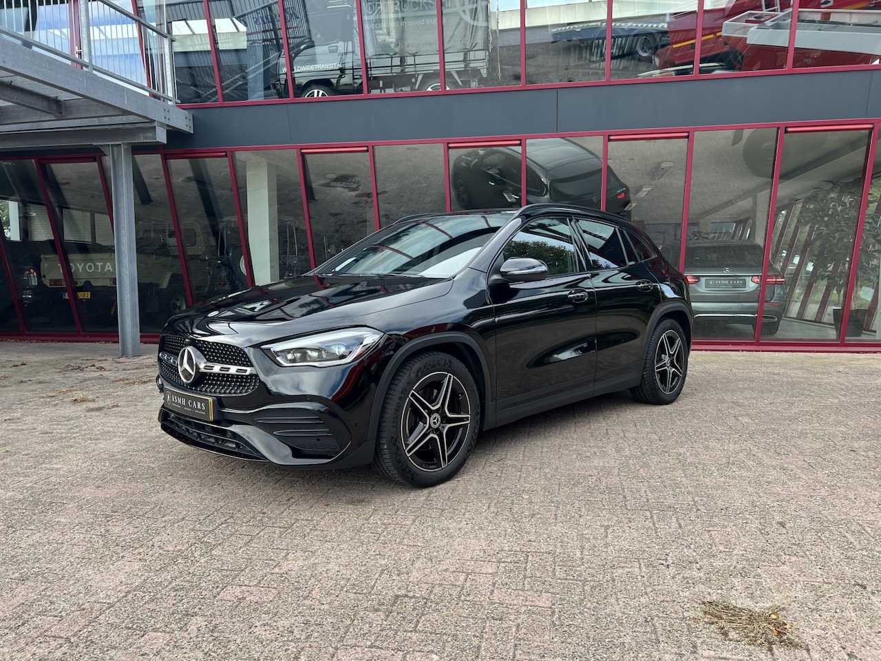 Mercedes-Benz GLA-Klasse - 180 Business Solution AMG | Pano | Sfeerverlichting | Night | - AutoWereld.nl