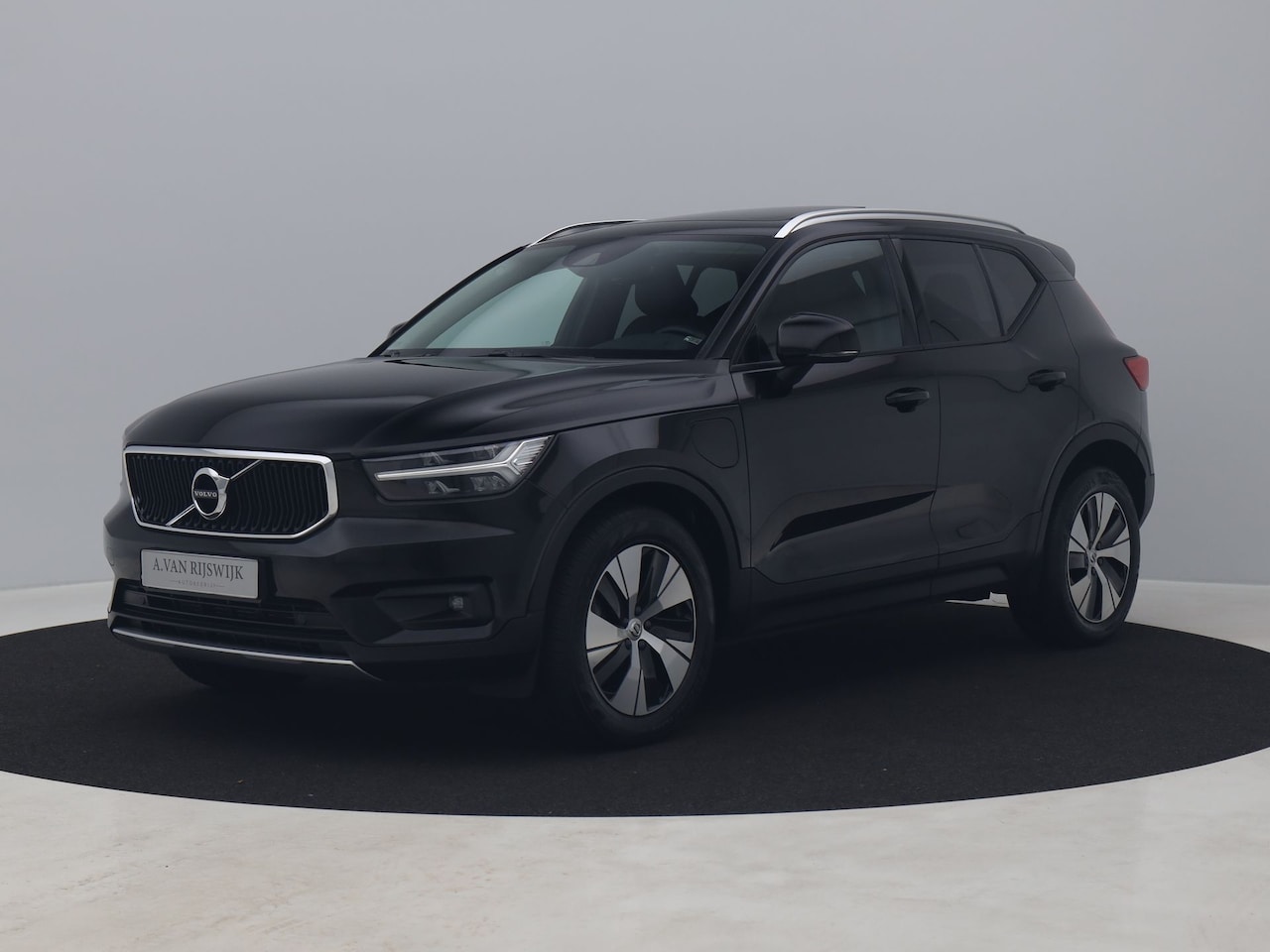 Volvo XC40 - 1.5 T5 Recharge Business Pro | PANO | CAMERA | LEDER | STOELVERWARMING - AutoWereld.nl