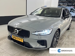 Volvo V60 - T6 Plug-in hybrid AWD Plus Dark | Trekhaak | Panoramadak | Stoel en stuurwiel verwarming |