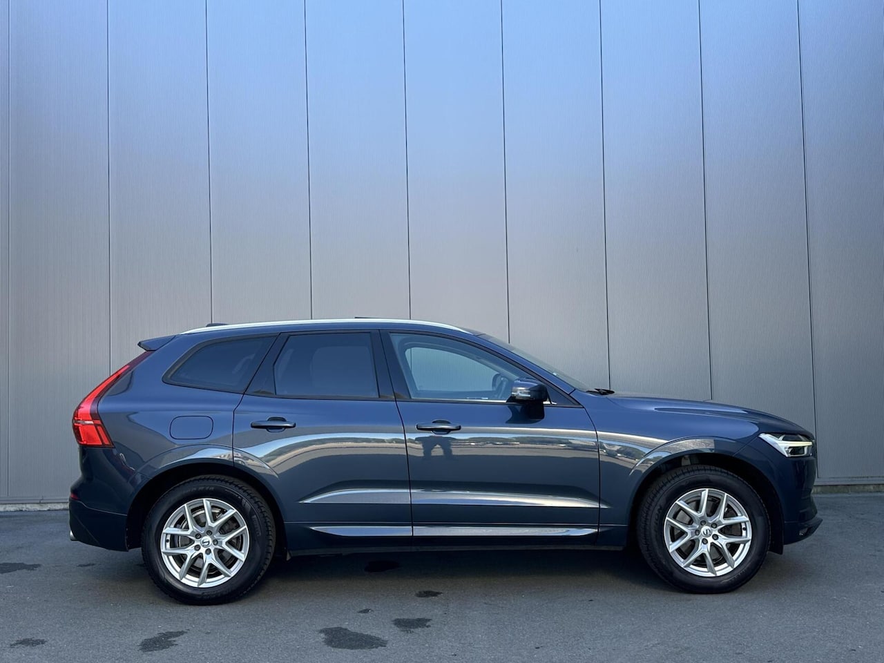 Volvo XC60 - 2.0 D4 Momentum Panorama|Trekhaak| - AutoWereld.nl