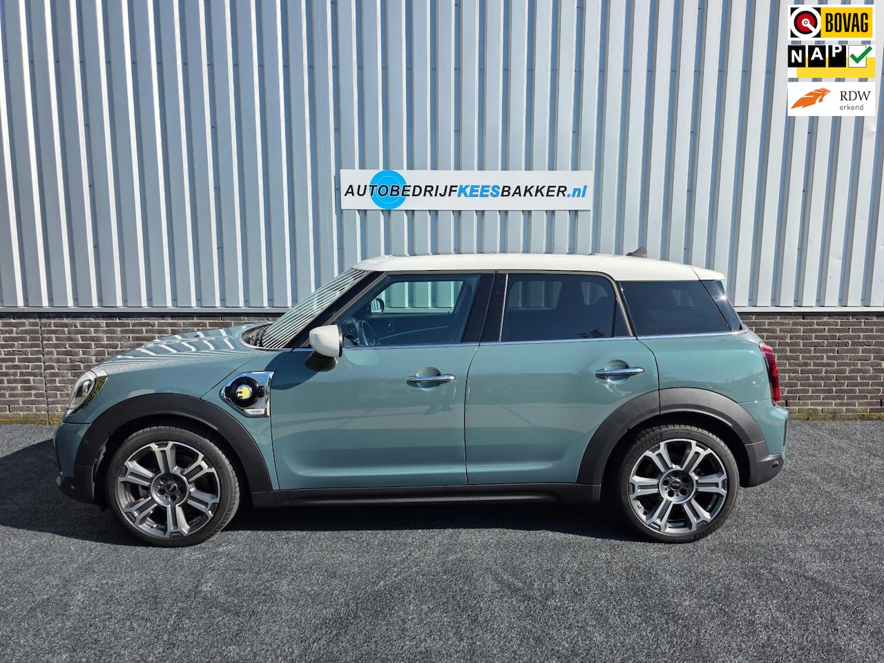 MINI Countryman - Mini 2.0 Cooper S E ALL4 220 pk|Pano|Leder |Car.play |Sfeer - AutoWereld.nl