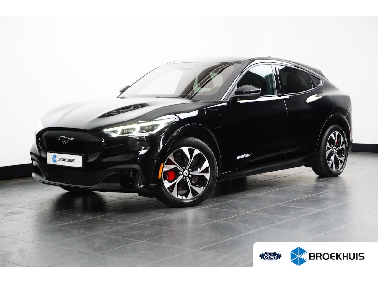Ford Mustang Mach-E - Extended AWD 98 kWh | Pano-dak | B&O Audio | Memory stoel | 360 Camera | Technology pack+ - AutoWereld.nl