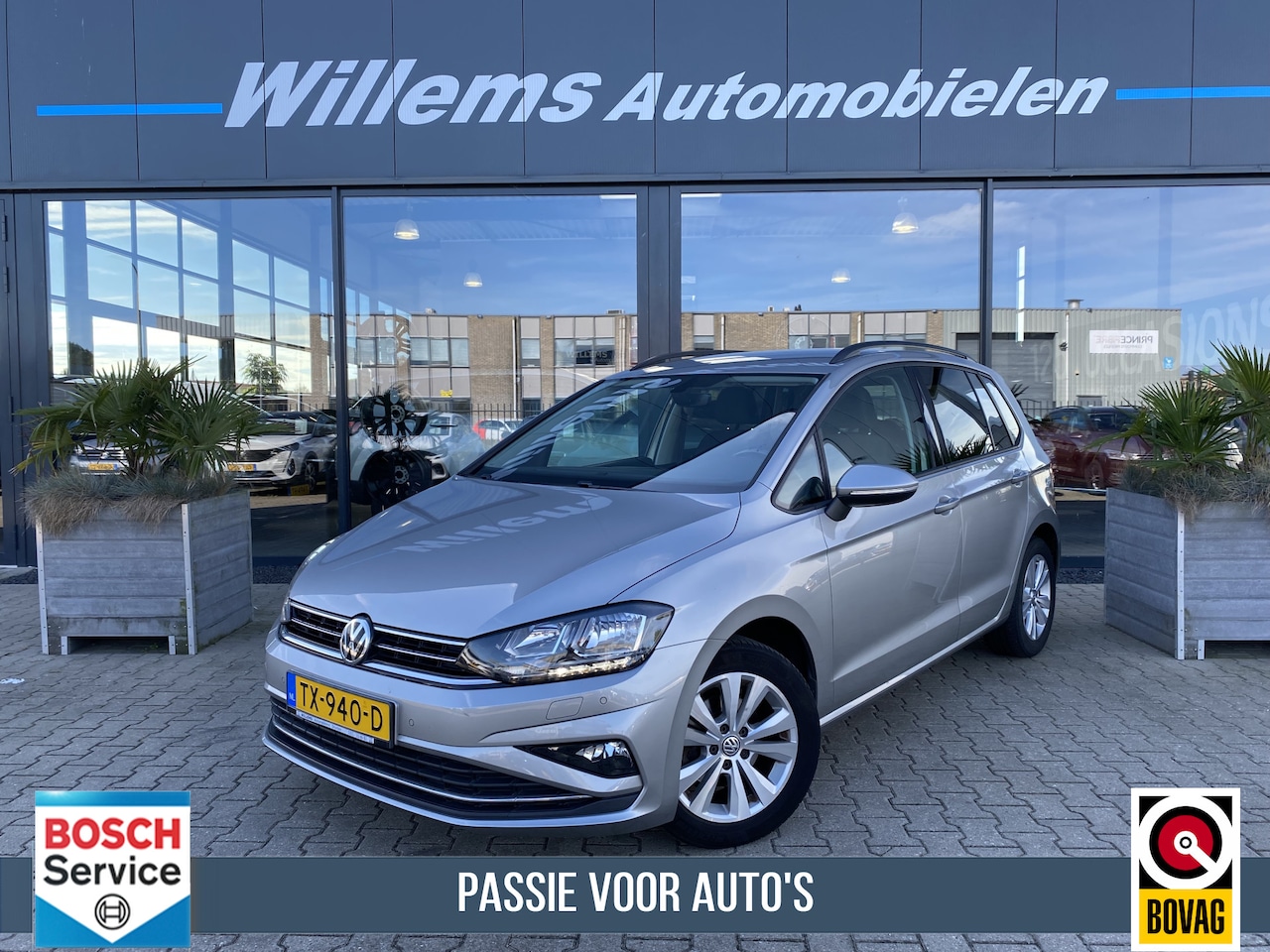 Volkswagen Golf Sportsvan - 1.0 TSI Highline Edition Trekhaak, Stoelverwarming , Navigatie , Camera - AutoWereld.nl