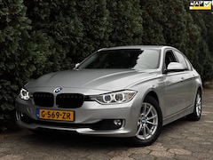 BMW 3-serie - 320i xDrive | Groot Navi | Stoelverwarming | Leder