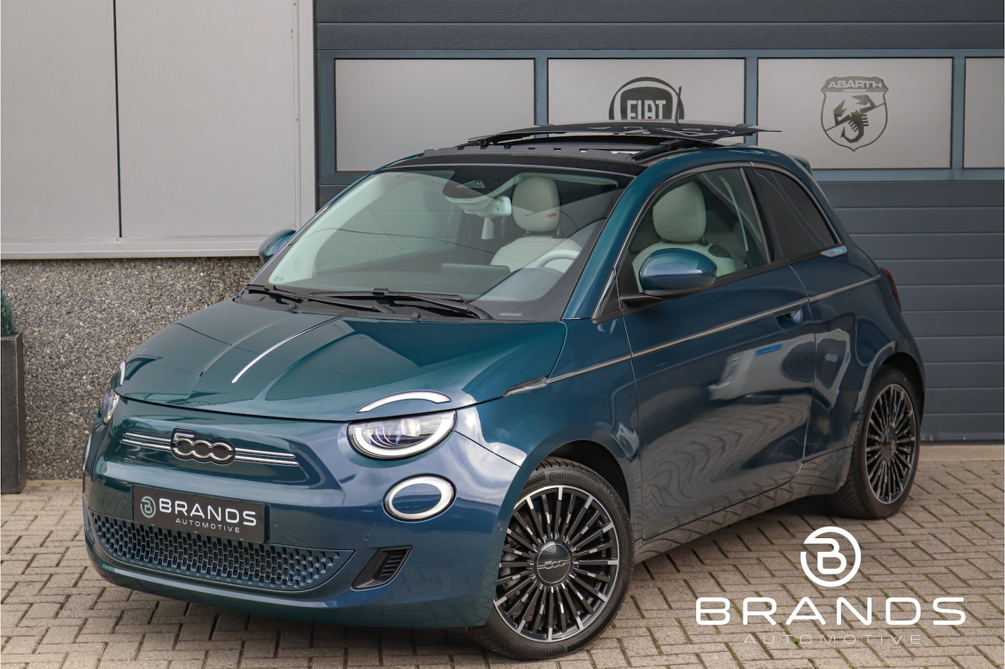 Fiat 500e - La Prima Vol opties Schuifdak LED Speciale kleur Garantie - AutoWereld.nl