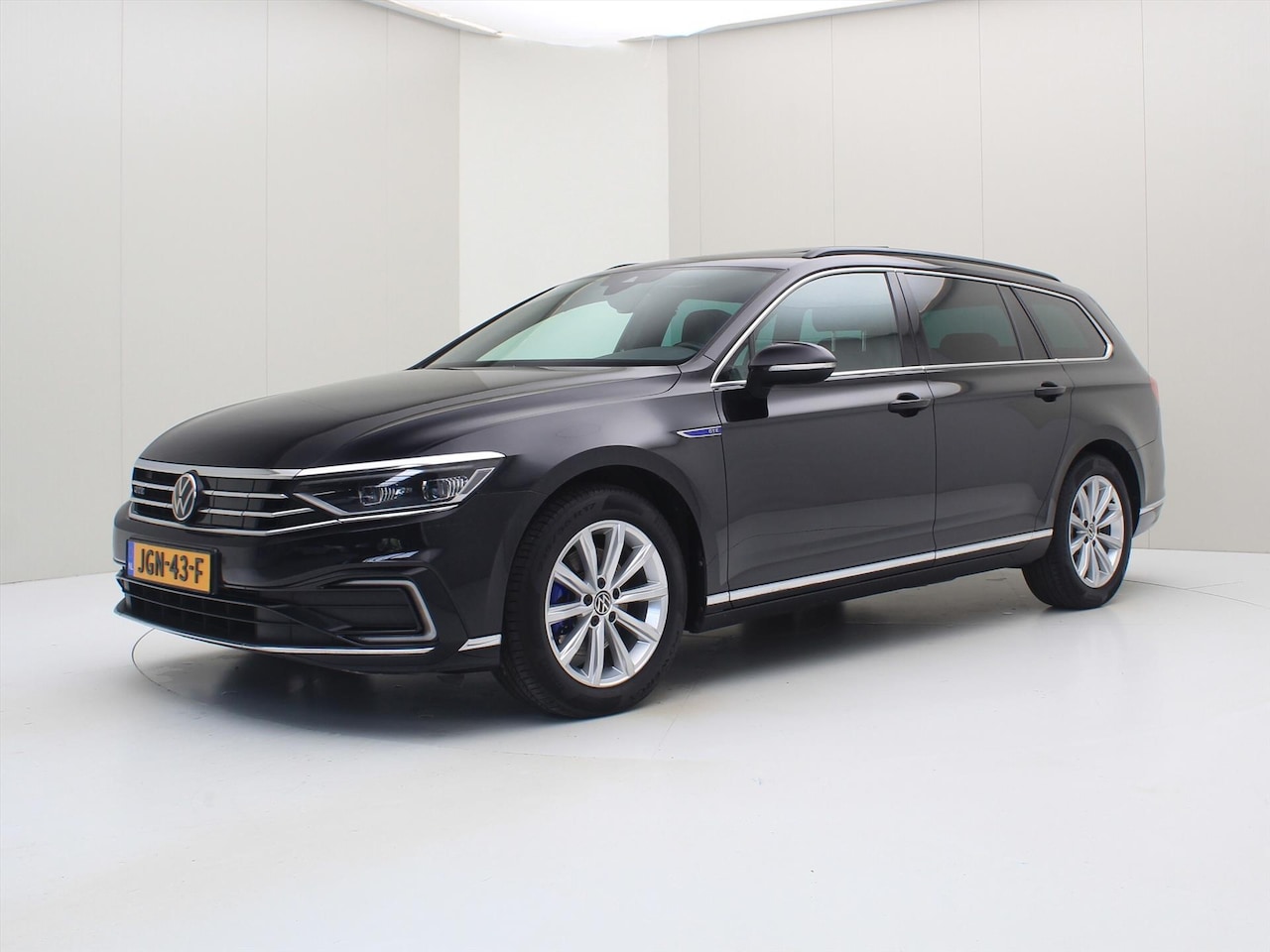 Volkswagen Passat Variant - 1.4 TSI GTE 218pk DSG6 [ DCC+PANO+ERGO+ACC+MASSAGE+LED+PDC ] - AutoWereld.nl