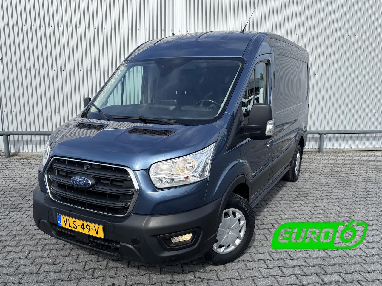 Ford Transit - 330 2.0 TDCI L2H2*ECC*NAVI*CAM*HAAK*STOELVERWARM.* - AutoWereld.nl