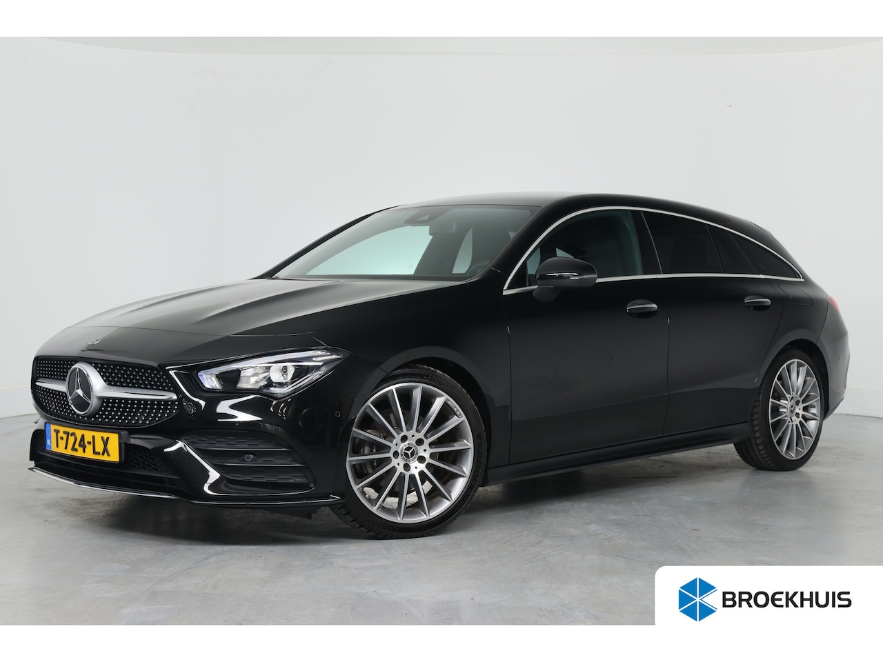 Mercedes-Benz CLA-klasse Shooting Brake - 180 AMG Line | Wide-Screen | LED | Sportstoelen | Trekhaak | Sfeerverlichting | Stoelverwa - AutoWereld.nl