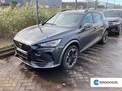 CUPRA Formentor - e-Hybrid 204pk | Trekhaak | Camera achter | Dodehoekdectie | Park assist | Navigatie | App