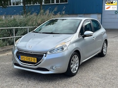 Peugeot 208 - 1.2 PureTech Style Automaat Airco Navi PDC Riem vervangen 08-2025