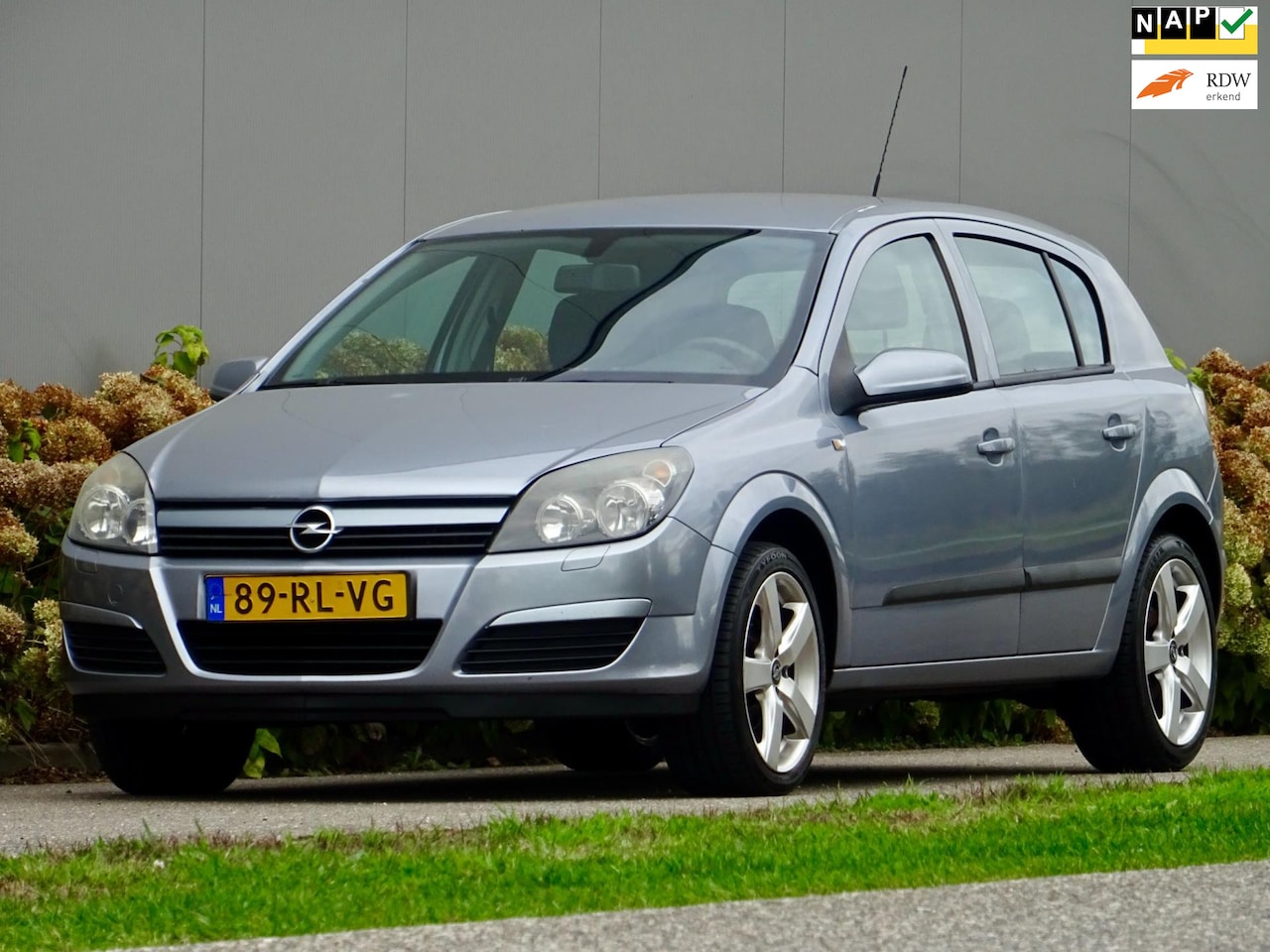 Opel Astra - 1.6 SPORT /// Airco / 5-Drs / NL / Nieuwe APK! - AutoWereld.nl
