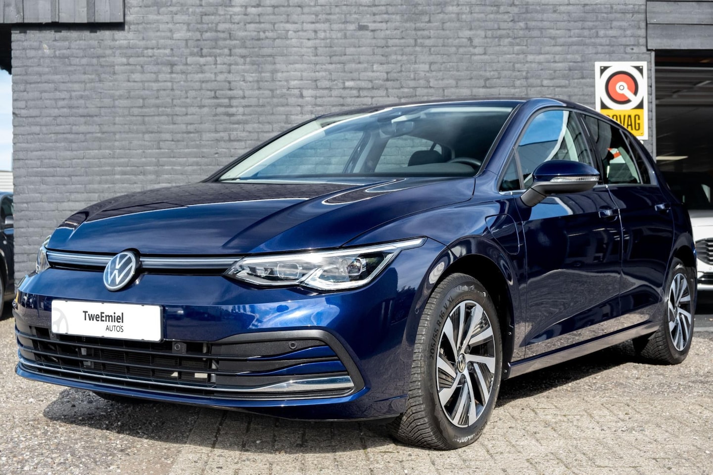 Volkswagen Golf - 1.4 eHybrid Style | Sfeerverlichting | Elektr. Stoel - AutoWereld.nl