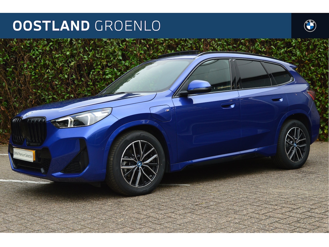 BMW X1 - xDrive25e M Sport Automaat / Panoramadak / Trekhaak / Sportstoelen / Achteruitrijcamera / - AutoWereld.nl