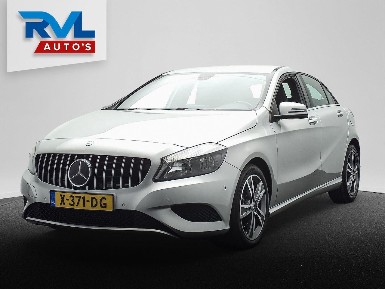 Mercedes-Benz A-klasse - 180 Ambition Navigatie Stoelverwarming - AutoWereld.nl