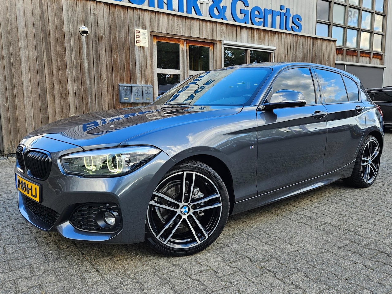 BMW 1-serie - 118i Edition M Sport Shadow Line - AutoWereld.nl