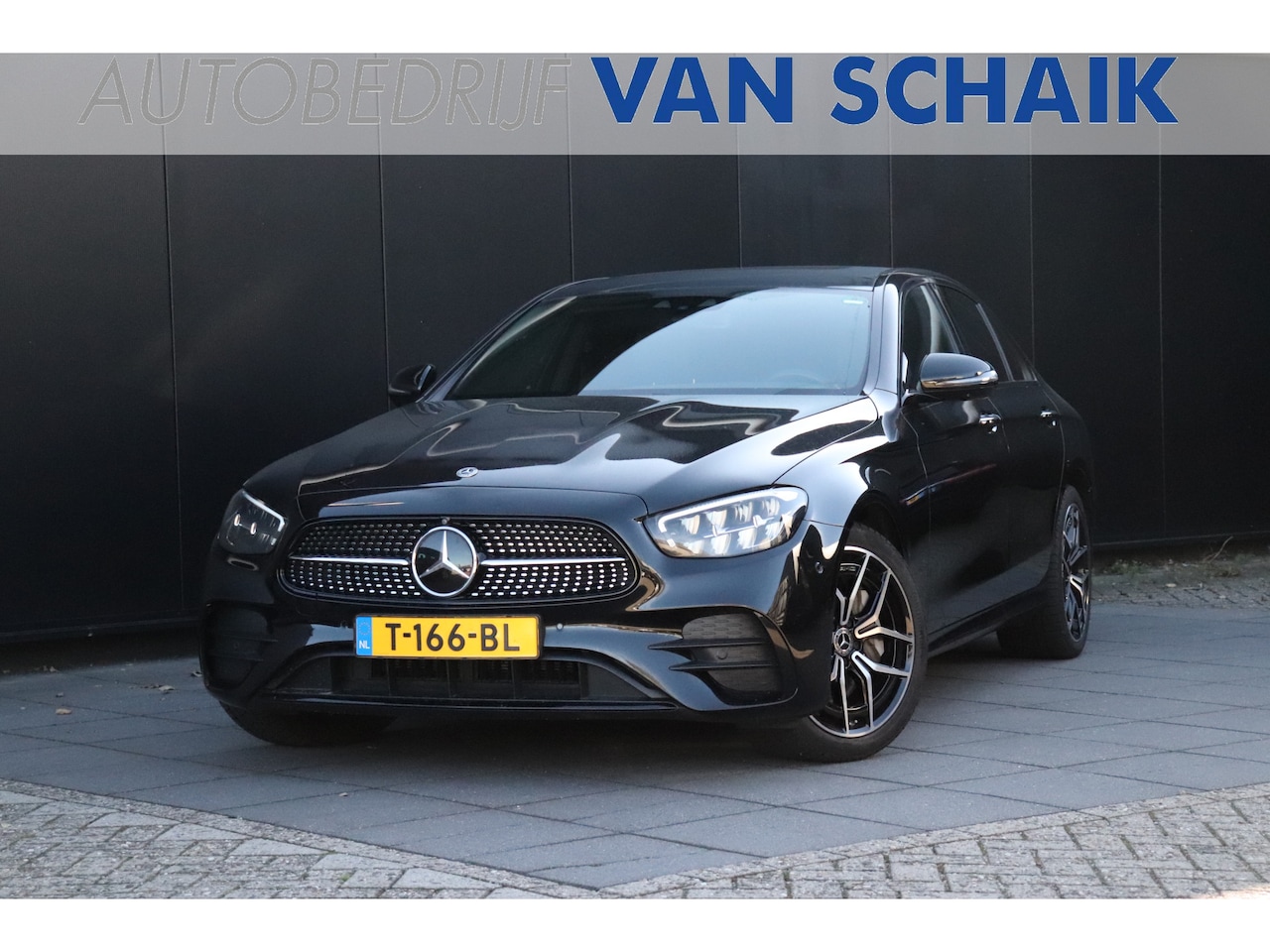 Mercedes-Benz E-klasse - 300 e AMG Line | LEDER | HEAD-UP | BURMESTER| PANO| NAVI | 360 CAMERA | MEMORY | FULL OPTI - AutoWereld.nl