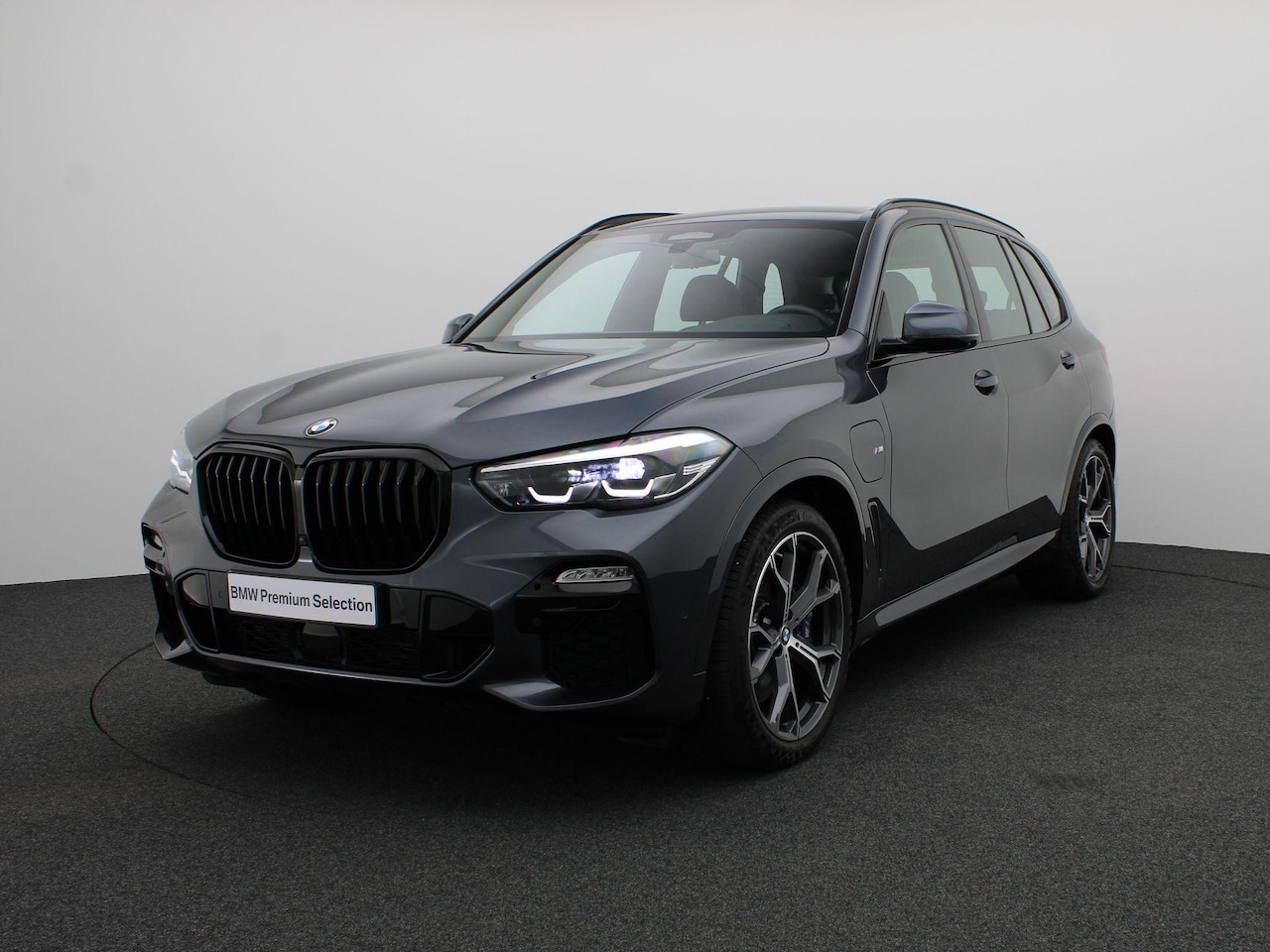 BMW X5 - xDrive45e High Executive | M Sportpakket | Comfortstoelen | Trekhaak | Driving Assist. Pro - AutoWereld.nl