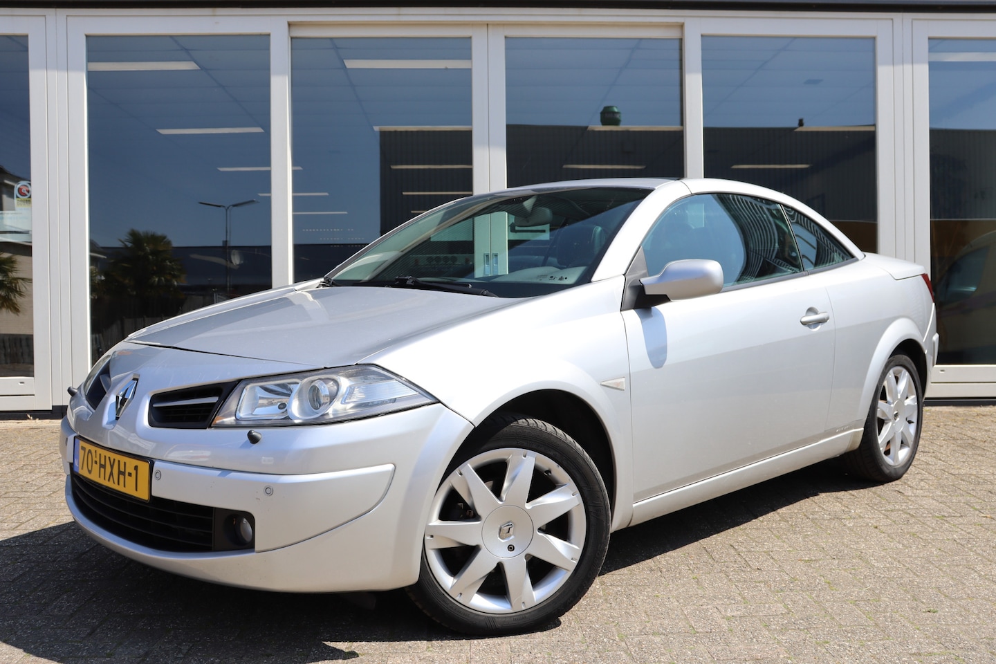 Renault Mégane coupé cabriolet - Automaat, Cruise Control, Airco, Trekhaak, PDC V+A, 2.0-16V Tech Line Prijs Is Rijklaar - AutoWereld.nl