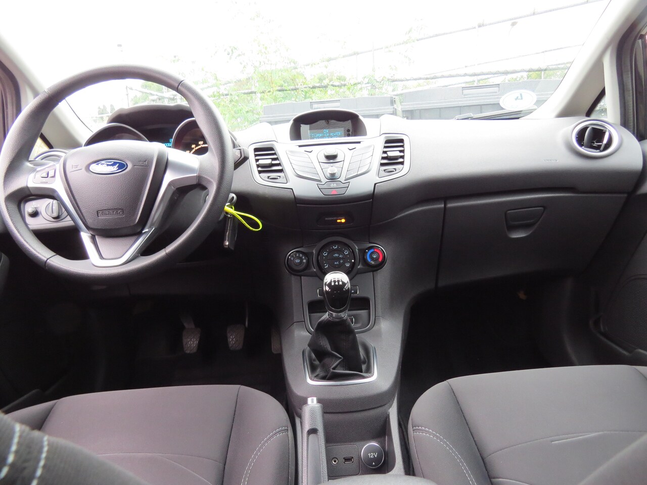 Ford Fiesta - 1.0 EcoBoost Titanium Voorzien van Nieuwe motor