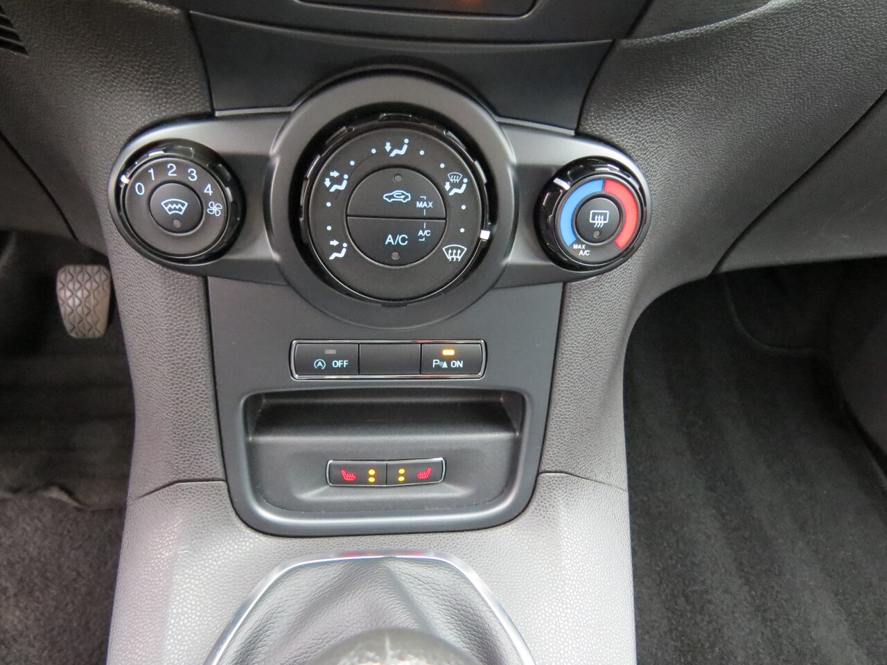 Ford Fiesta - 1.0 EcoBoost Titanium Voorzien van Nieuwe motor