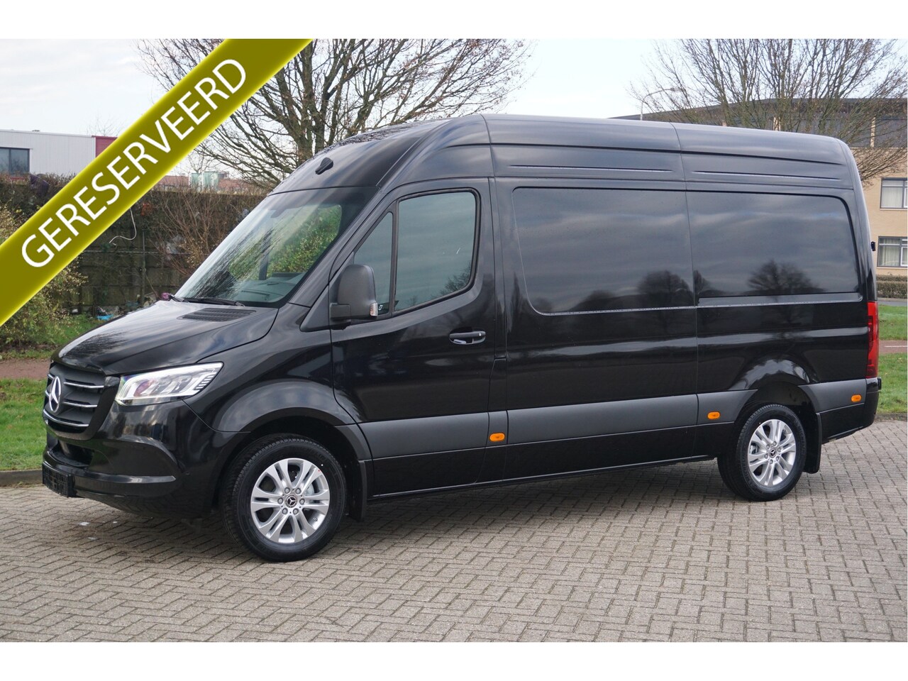 Mercedes-Benz Sprinter - 319CDI Select L2H2 BPM VRIJ!! 10.25" Mbux, ACC, LED, 17" LM 3.5T Trekhaak!! NR. 699 - AutoWereld.nl