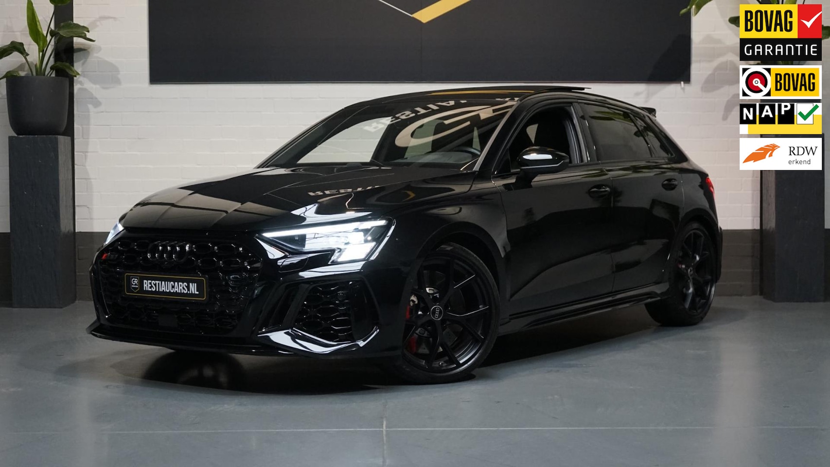 Audi RS3 - Sportback 2.5 TFSI Quattro ACC-BANG OLUFSEN-CAMERA-CARBON-HEADUP-KEYLESS-MATRIX-MASSAGE-PA - AutoWereld.nl