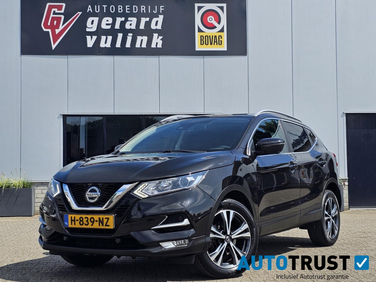 Nissan Qashqai - 1.3 DIG-T N-Connecta TREKHAAK PANORAMADAK CRUISE - AutoWereld.nl