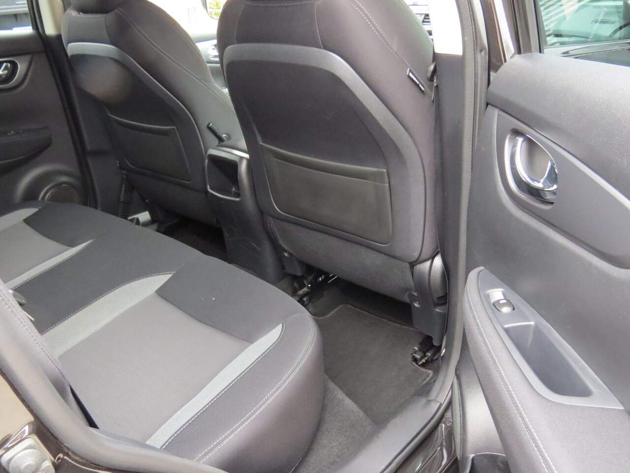 Nissan Qashqai - 1.2 N-Connecta met 360 camera