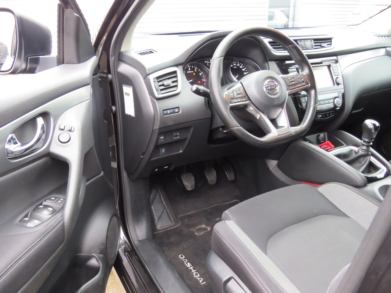 Nissan Qashqai - 1.2 N-Connecta met 360 camera