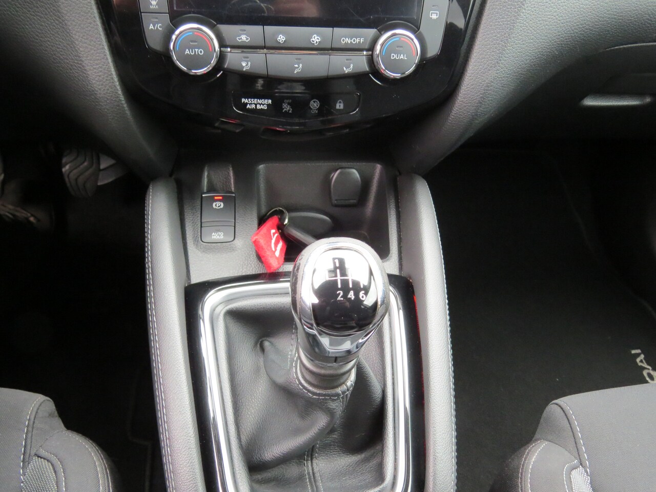 Nissan Qashqai - 1.2 N-Connecta met 360 camera