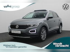 Volkswagen T-Roc - 1.0 TSI 110 pk Style Business | Panoramadak | Achteruitrijcamera | Navigatie | Stoelverwar