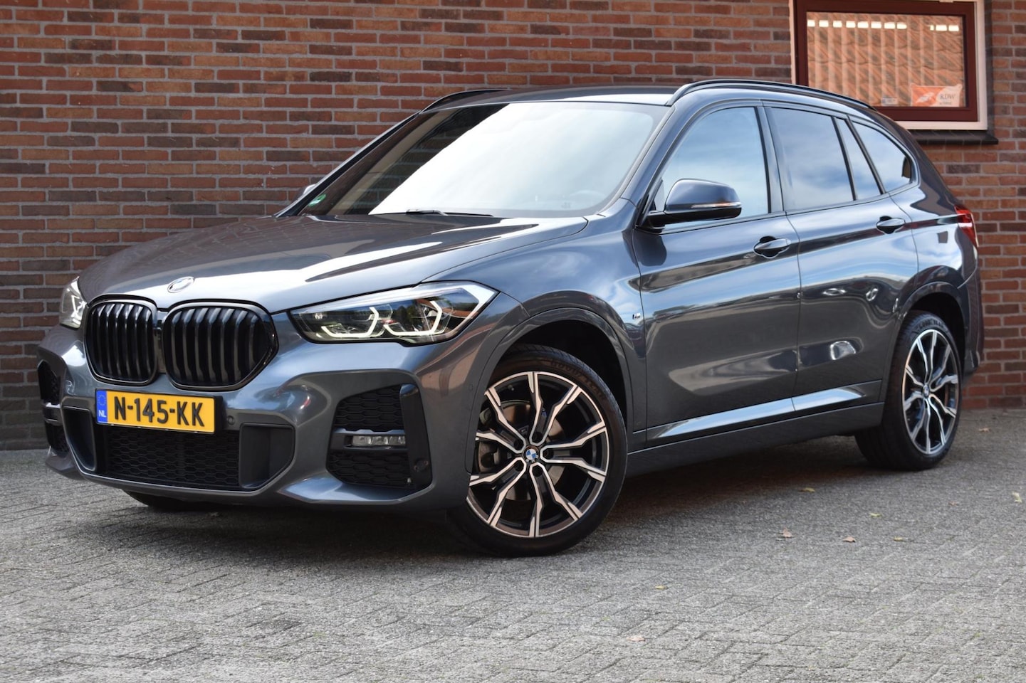 BMW X1 - SDrive18d Business Edition Plus '21 LED M Pakket Leder Clima Navi Cruise Inruil mogelijk - AutoWereld.nl