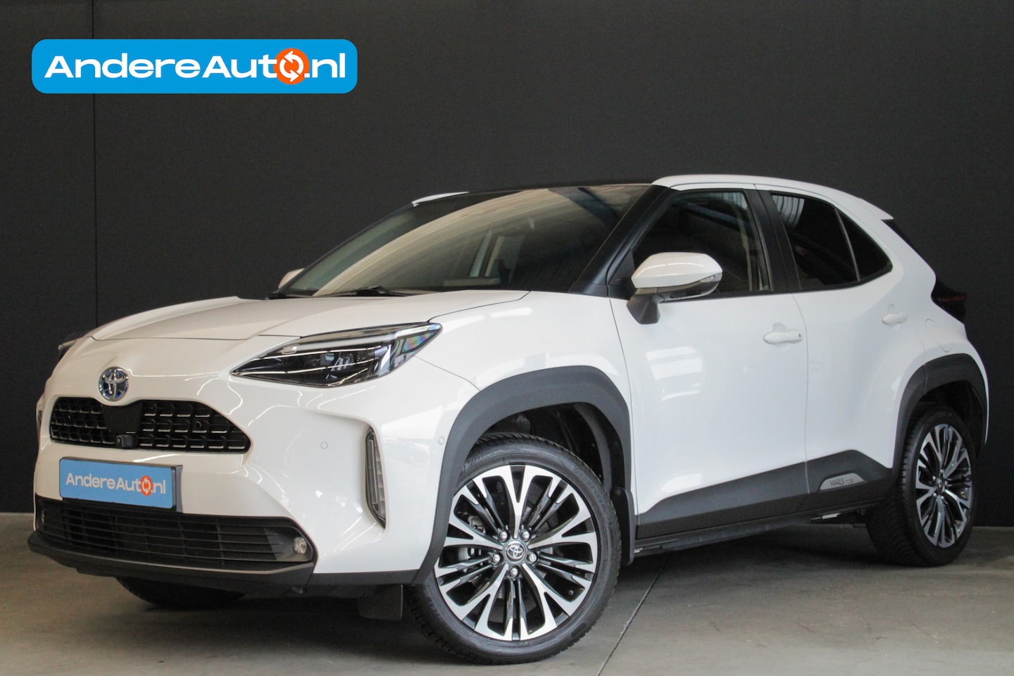 Toyota Yaris Cross - 1.5 Hybrid Executive |trekhaak|HUD|pano|parkeersensoren|leder|dealer onderhouden| - AutoWereld.nl