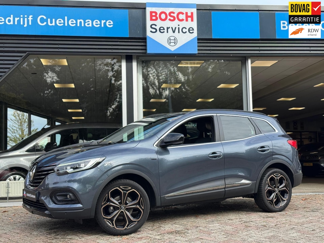 Renault Kadjar - TCe 160 EDC Black Edition 1e eigenaar / Camera / P-sensoren / LM 19'' / Stoel verw. / Navi - AutoWereld.nl