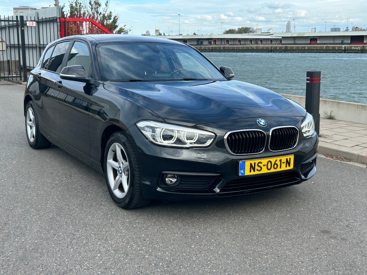 BMW 1-serie - 116i Executive NAVI ECC PDC LED - AutoWereld.nl