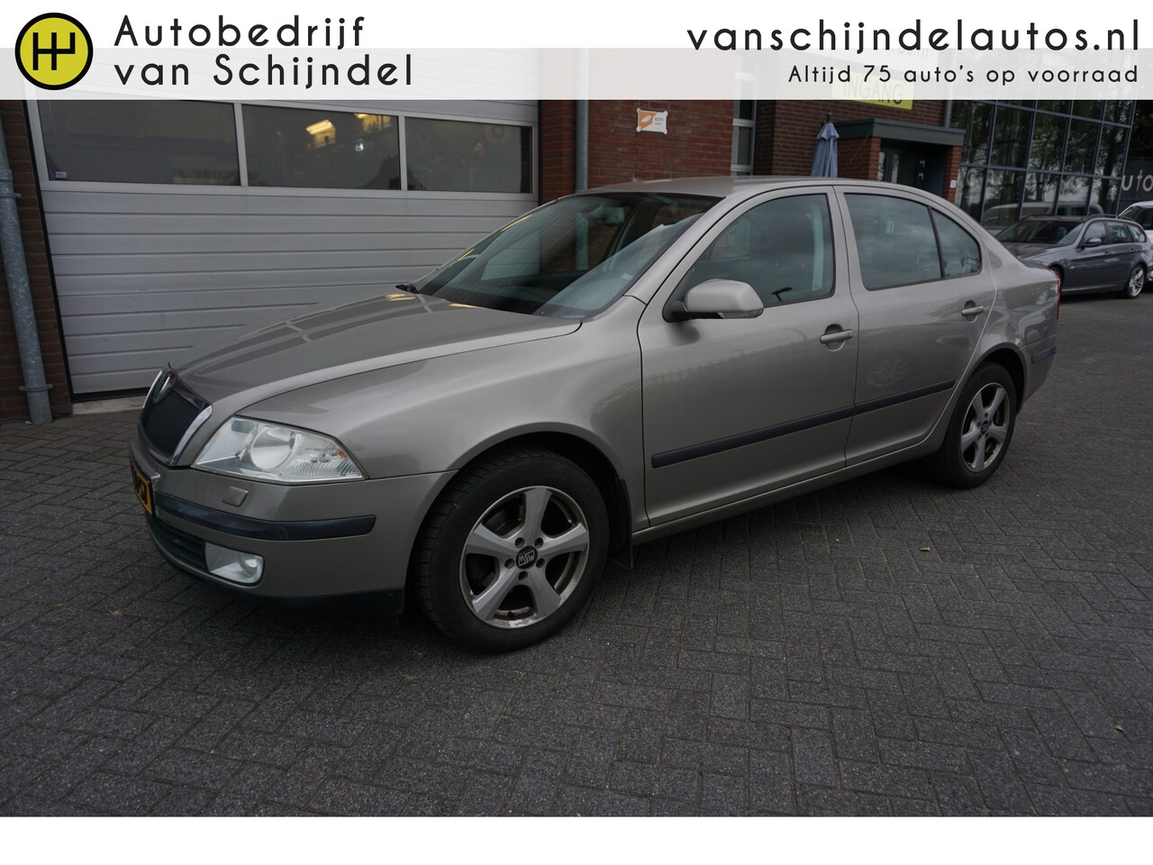 Skoda Octavia - 1.6 FSI TOUR NAVIGATIE TREKHAAK STOELVERWARMING ECC AIRCO CRUISECONTROL PARKEERSENSOREN LI - AutoWereld.nl
