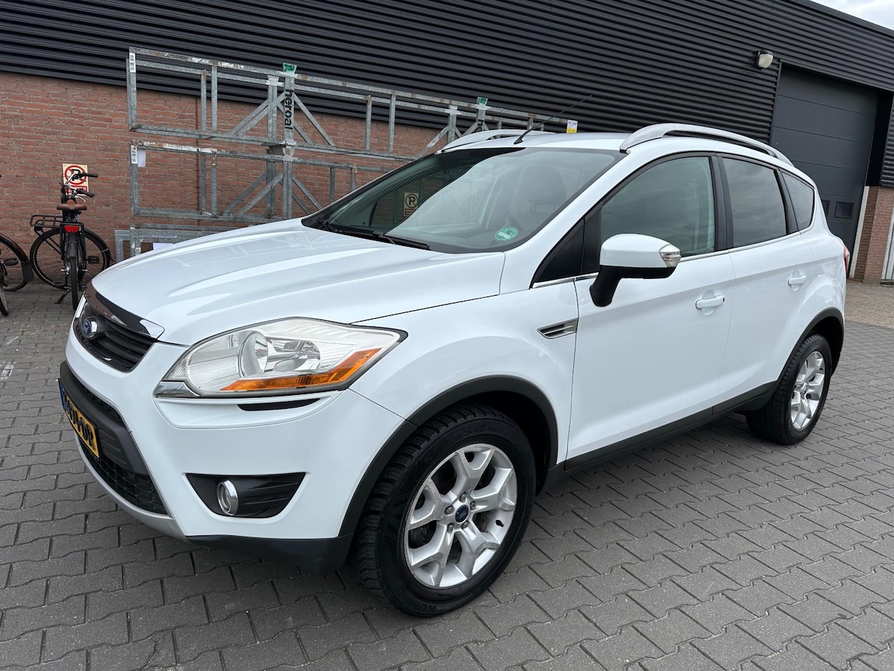 Ford Kuga - 2.5 20V Trend volvo motor - AutoWereld.nl