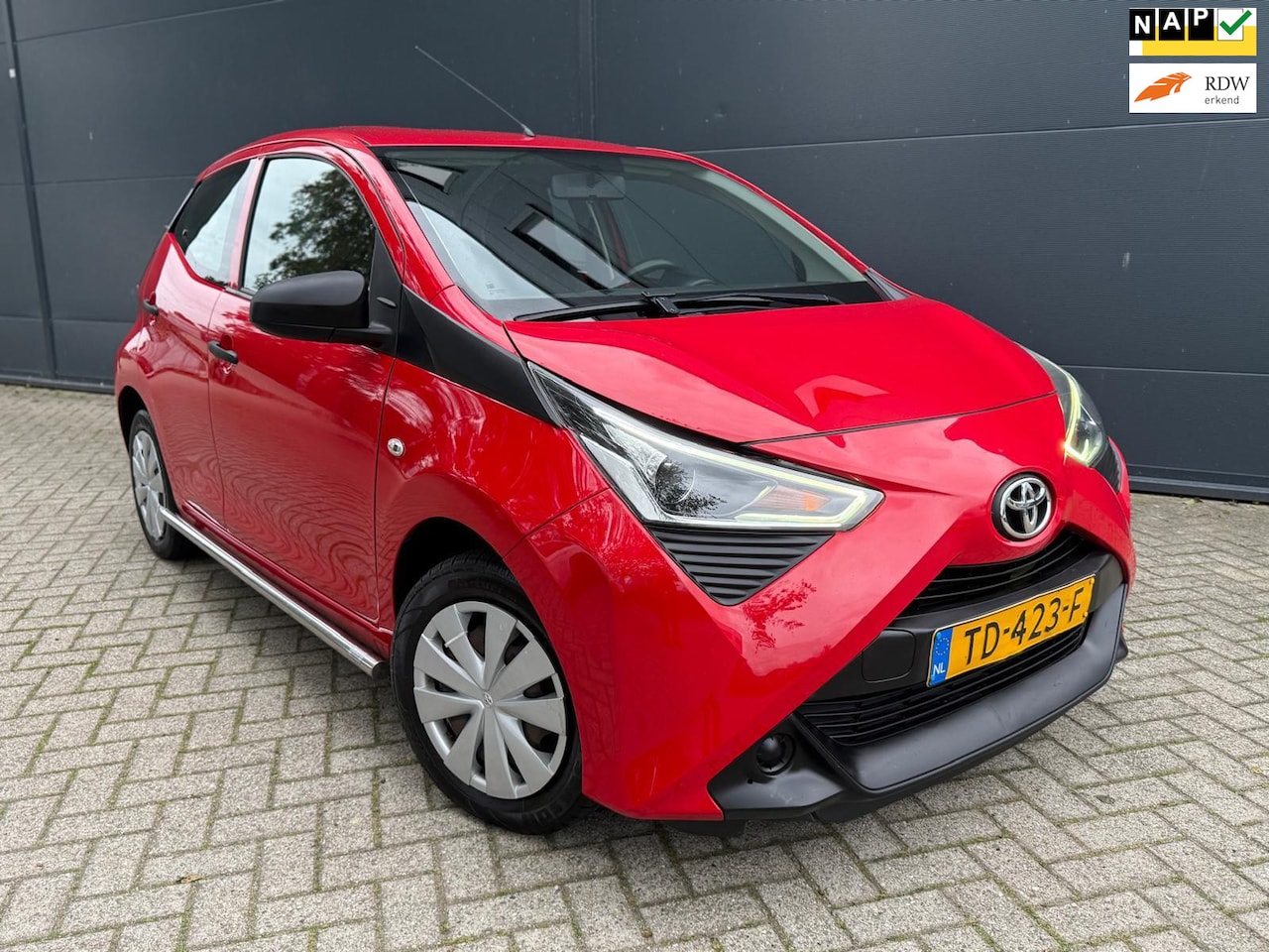 Toyota Aygo - 1.0 VVT-i x-fun/Airco/cruise/bluetooth/AUX/1STE eigenaar - AutoWereld.nl