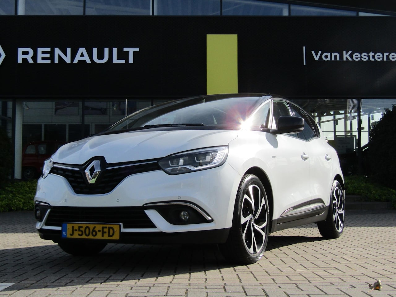 Renault Scénic - 1.3 TCe 140pk GPF Bose / Trekhaak / Navi / Camera / Blindspot / Panoramadak / Carantrekker - AutoWereld.nl