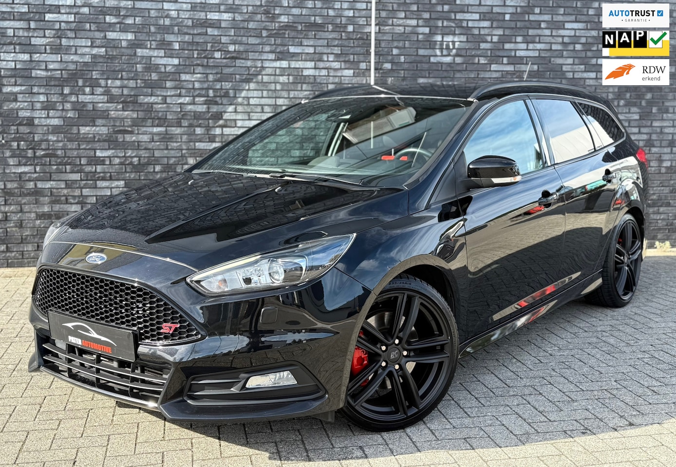 Ford Focus Wagon - 2.0 ST Facelift|Apple Carplay|Cruise Control|Bi-Xenon|Navigatie|Climate Control - AutoWereld.nl