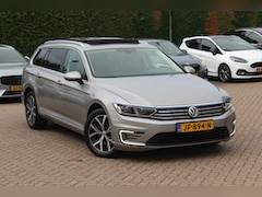 Volkswagen Passat Variant - 1.4 TSI GTE Highline / Panoramadak / Navigatie / Parkeerhulp V+A / Keyless / 18'' / Getint