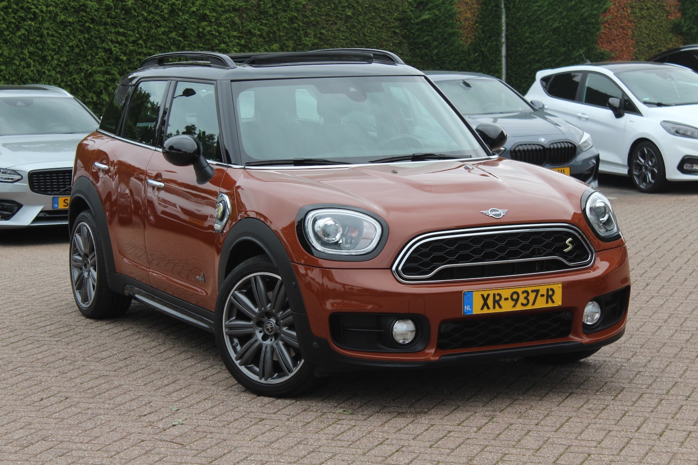 MINI Countryman - Mini 2.0 Cooper S E ALL4 Chili / Panoramadak / Camera / Head-up / Leder / Keyless / 19'' / - AutoWereld.nl