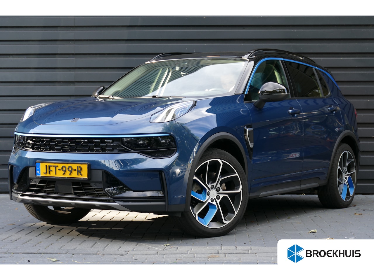 Lynk & Co 01 - 1.5 262PK PLUG-IN HYBRID AUTOMAAT / NAVI / LED / CLIMA / PDC / 20"LMV / CAMERA / PANO.DAK - AutoWereld.nl