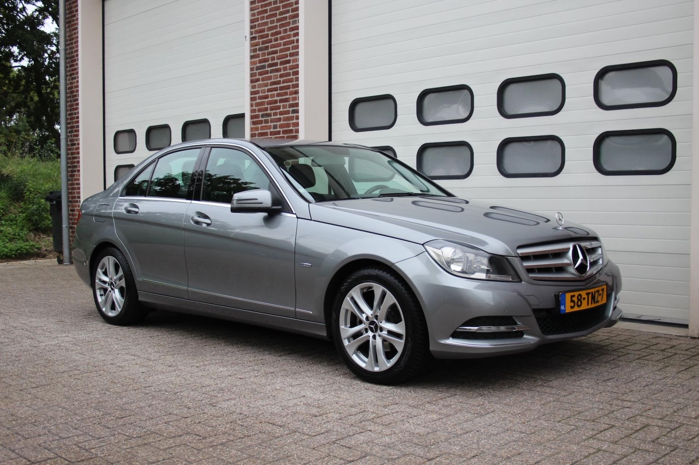 Mercedes-Benz C-klasse - 180 Business Class Avantgarde * Automaat / Trekhaak * - AutoWereld.nl