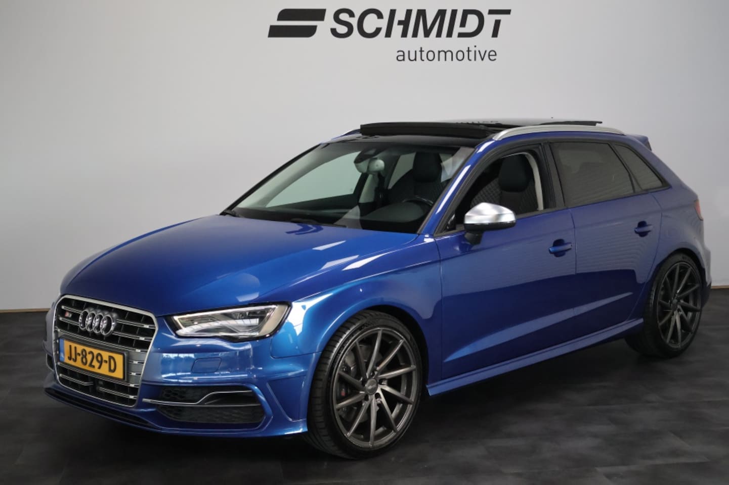 Audi A3 Sportback - 2.0 TFSI S3 quattro Competition | Panoramadak | Leder | LED - AutoWereld.nl